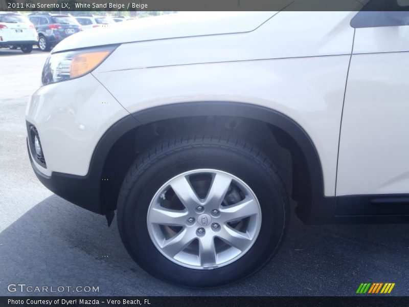 White Sand Beige / Beige 2011 Kia Sorento LX