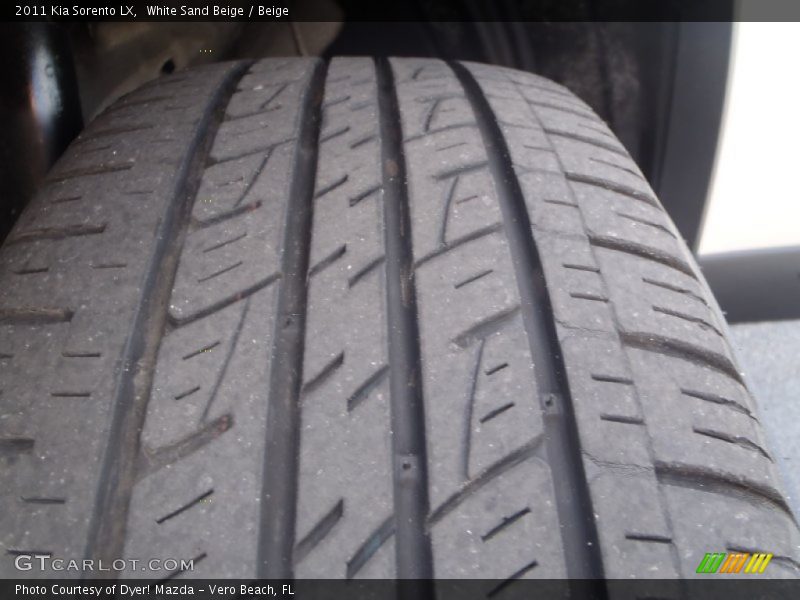 White Sand Beige / Beige 2011 Kia Sorento LX