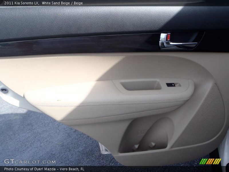White Sand Beige / Beige 2011 Kia Sorento LX