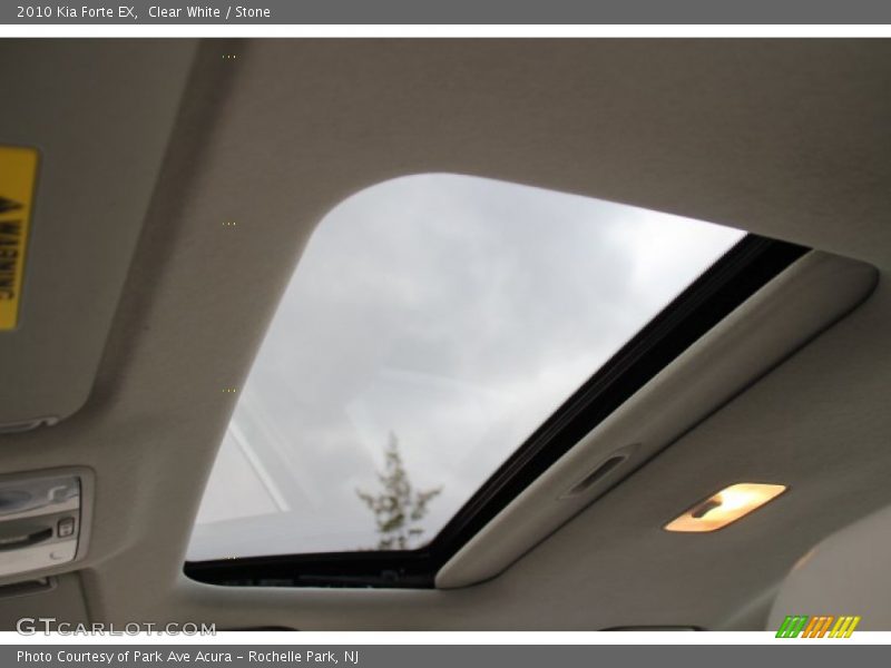 Clear White / Stone 2010 Kia Forte EX