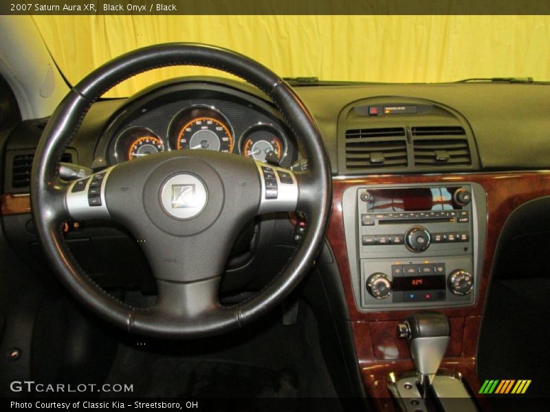Black Onyx / Black 2007 Saturn Aura XR