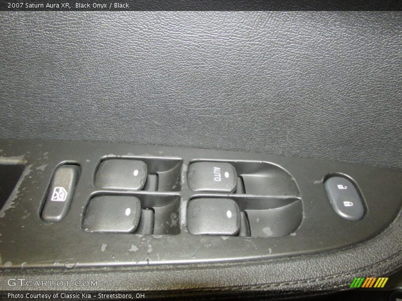 Black Onyx / Black 2007 Saturn Aura XR