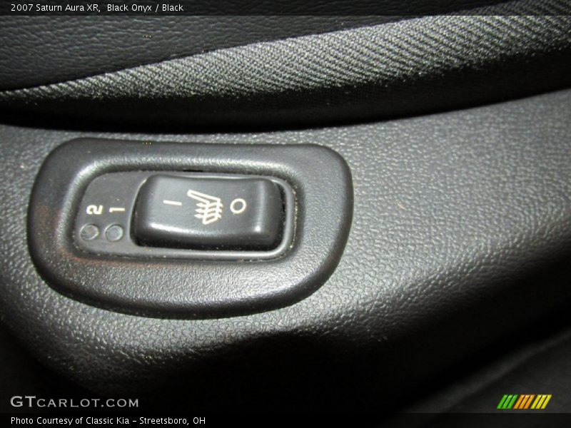 Black Onyx / Black 2007 Saturn Aura XR