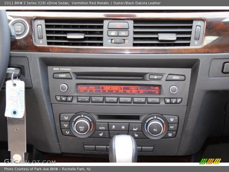 Controls of 2011 3 Series 328i xDrive Sedan