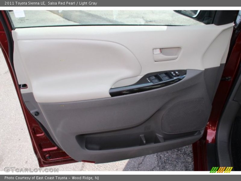 Salsa Red Pearl / Light Gray 2011 Toyota Sienna LE