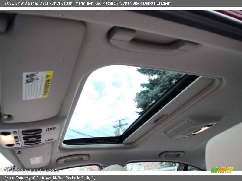 Sunroof of 2011 3 Series 328i xDrive Sedan