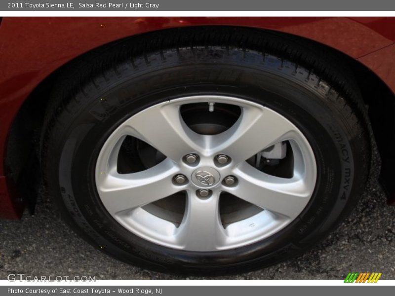 Salsa Red Pearl / Light Gray 2011 Toyota Sienna LE