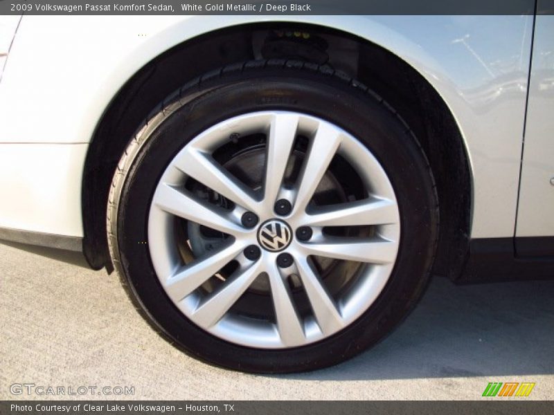 White Gold Metallic / Deep Black 2009 Volkswagen Passat Komfort Sedan
