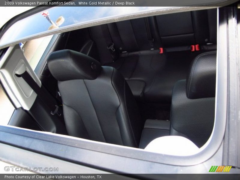 White Gold Metallic / Deep Black 2009 Volkswagen Passat Komfort Sedan