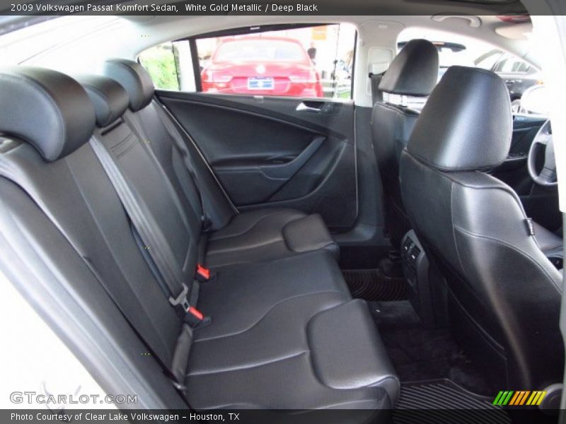 White Gold Metallic / Deep Black 2009 Volkswagen Passat Komfort Sedan