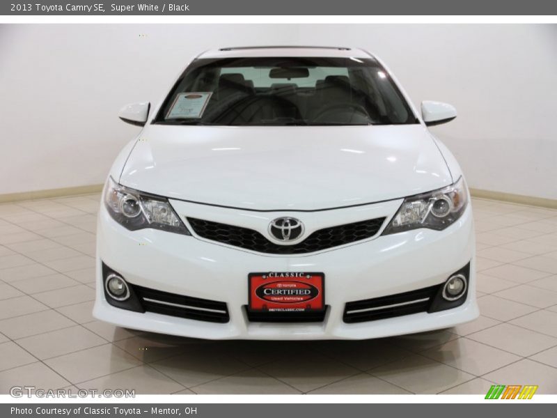 Super White / Black 2013 Toyota Camry SE