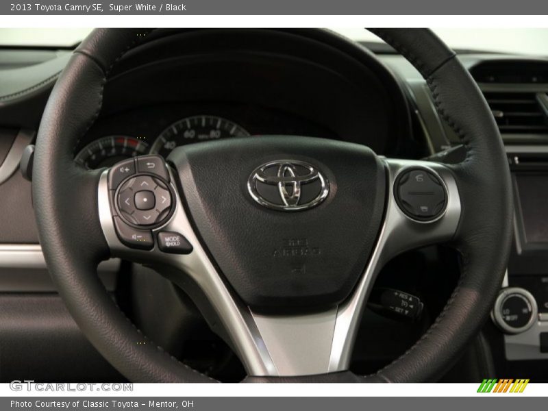 Super White / Black 2013 Toyota Camry SE