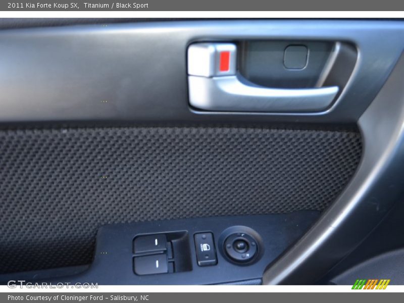 Titanium / Black Sport 2011 Kia Forte Koup SX