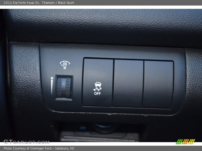 Titanium / Black Sport 2011 Kia Forte Koup SX