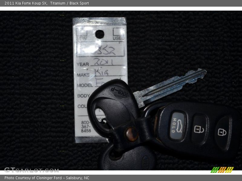 Titanium / Black Sport 2011 Kia Forte Koup SX
