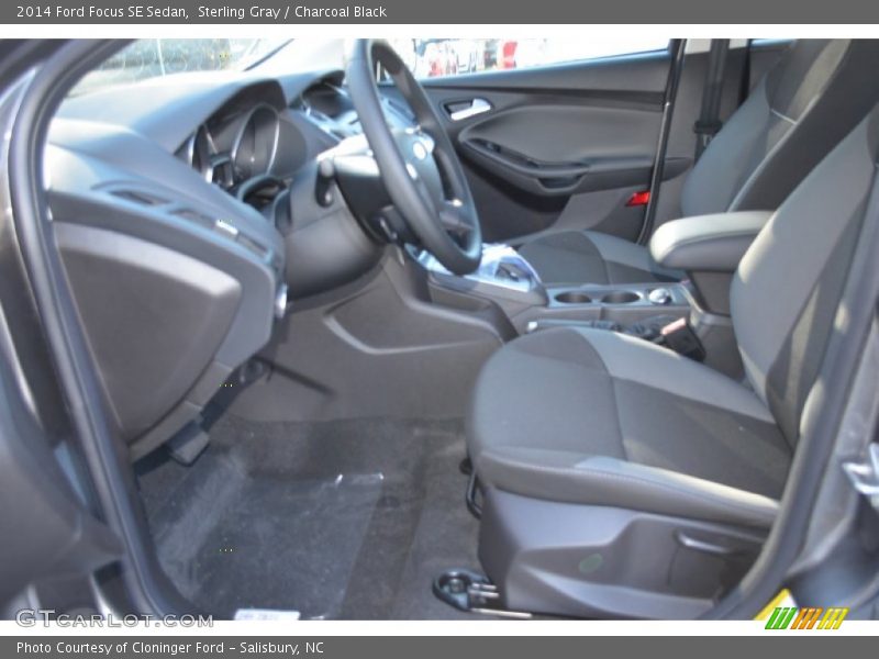 Sterling Gray / Charcoal Black 2014 Ford Focus SE Sedan