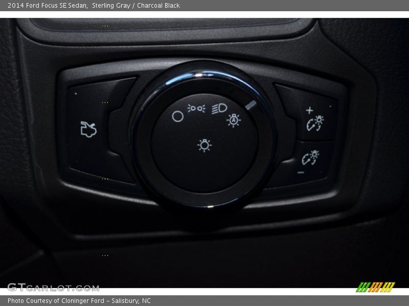 Sterling Gray / Charcoal Black 2014 Ford Focus SE Sedan