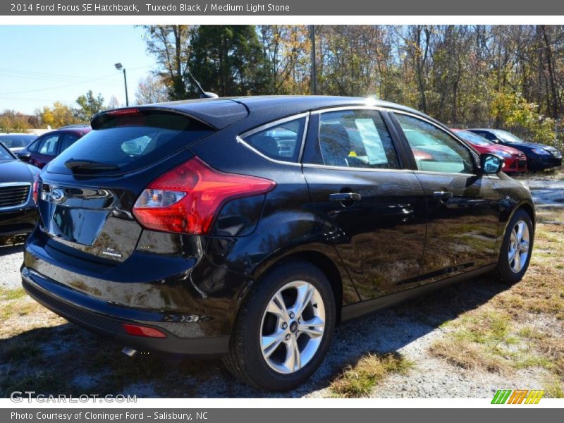 Tuxedo Black / Medium Light Stone 2014 Ford Focus SE Hatchback