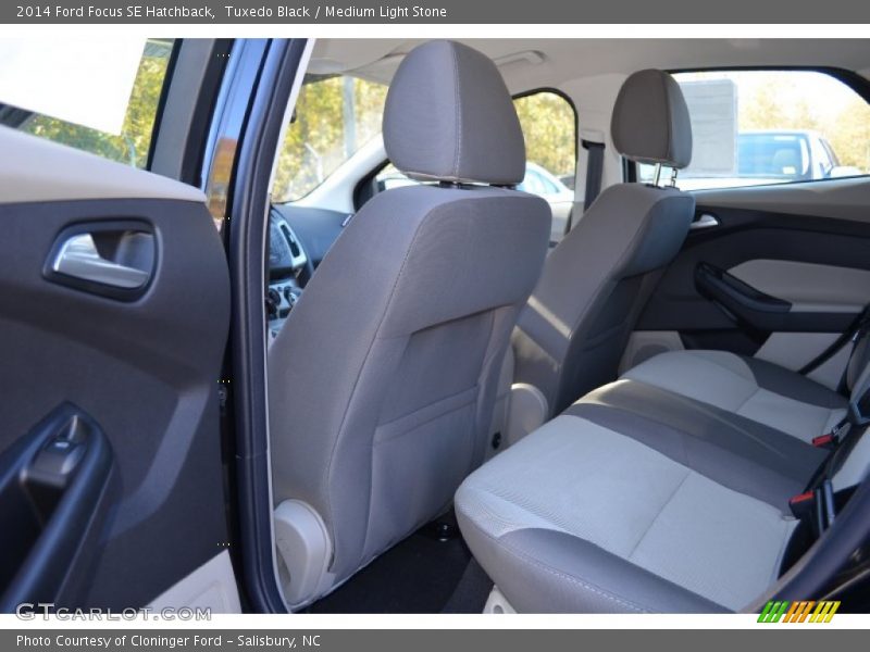 Tuxedo Black / Medium Light Stone 2014 Ford Focus SE Hatchback