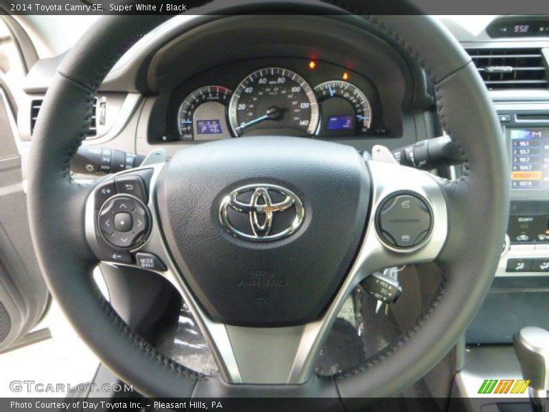 Super White / Black 2014 Toyota Camry SE