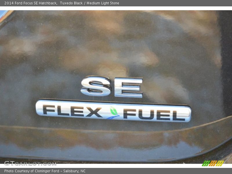 Tuxedo Black / Medium Light Stone 2014 Ford Focus SE Hatchback