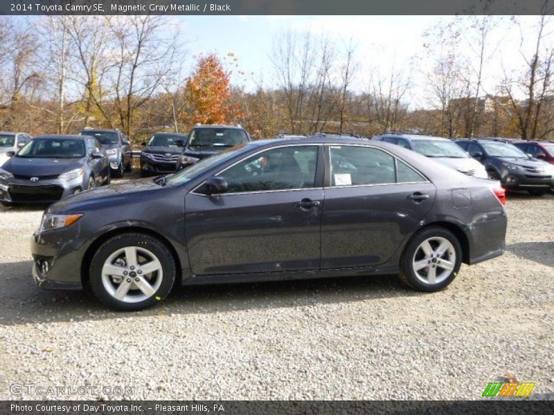 Magnetic Gray Metallic / Black 2014 Toyota Camry SE