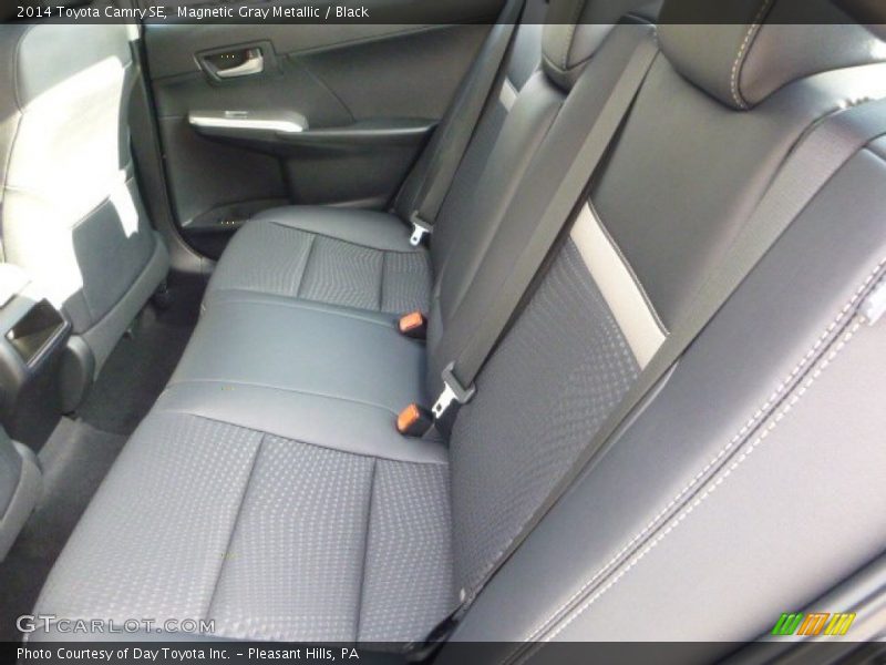 Magnetic Gray Metallic / Black 2014 Toyota Camry SE