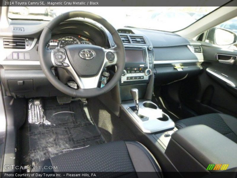 Magnetic Gray Metallic / Black 2014 Toyota Camry SE