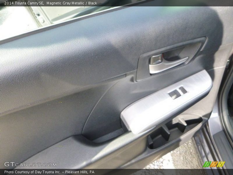 Magnetic Gray Metallic / Black 2014 Toyota Camry SE