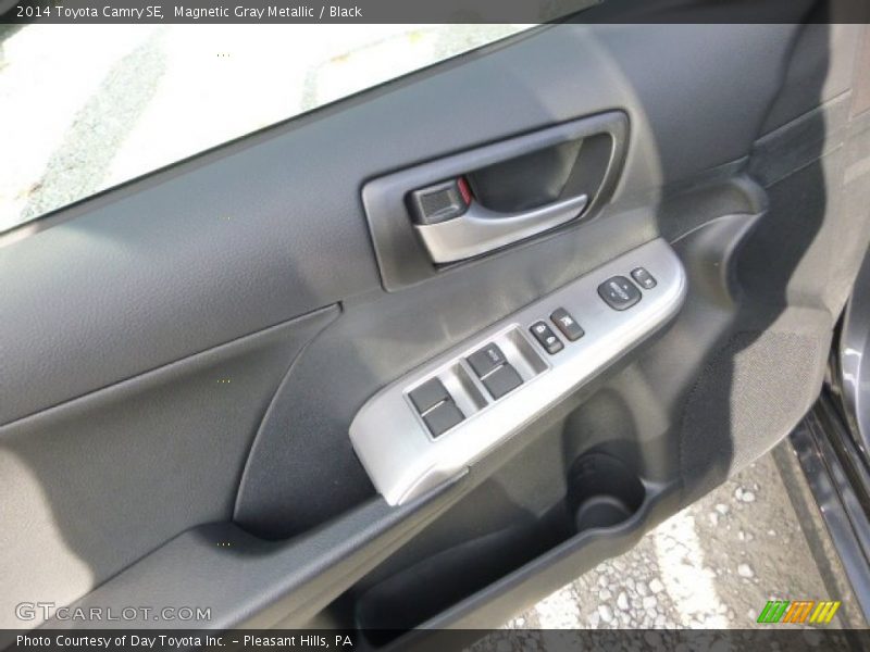 Magnetic Gray Metallic / Black 2014 Toyota Camry SE