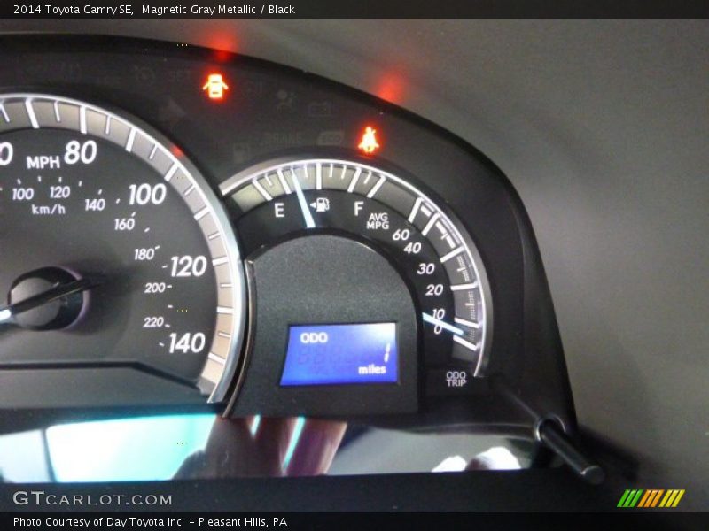 Magnetic Gray Metallic / Black 2014 Toyota Camry SE