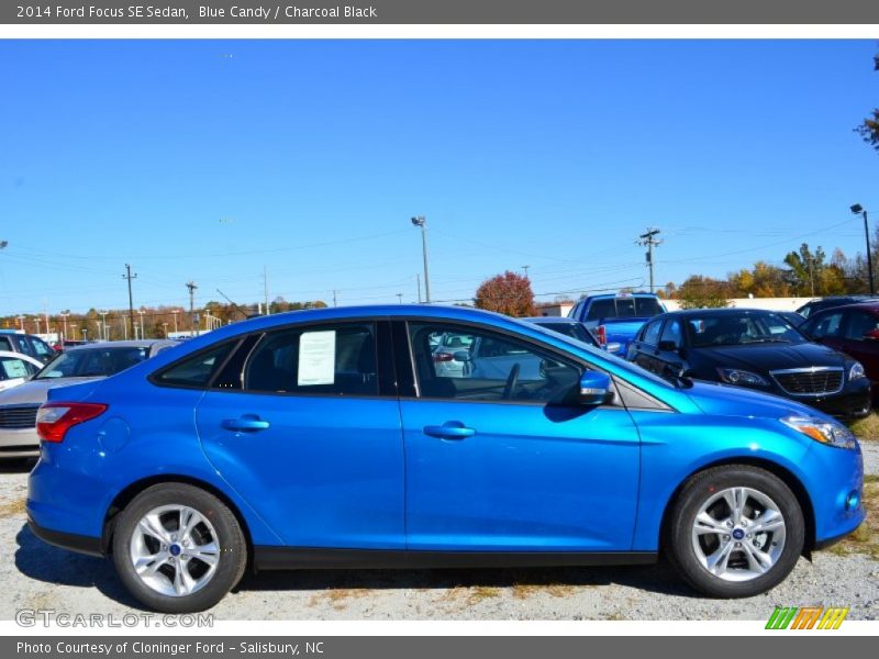  2014 Focus SE Sedan Blue Candy