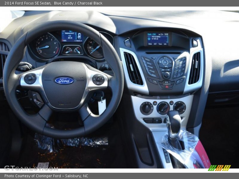 Blue Candy / Charcoal Black 2014 Ford Focus SE Sedan