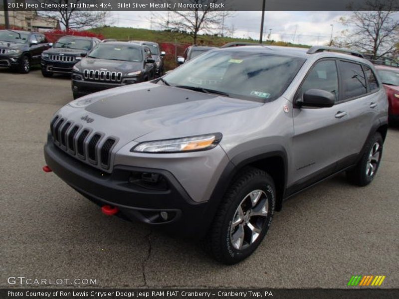 Front 3/4 View of 2014 Cherokee Trailhawk 4x4