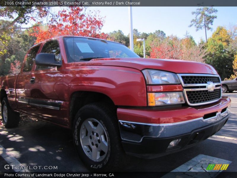 Victory Red / Dark Charcoal 2006 Chevrolet Silverado 1500 LS Extended Cab