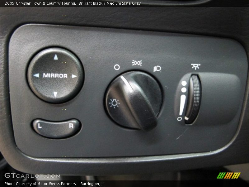 Brilliant Black / Medium Slate Gray 2005 Chrysler Town & Country Touring