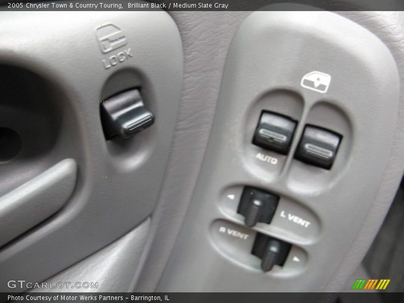 Brilliant Black / Medium Slate Gray 2005 Chrysler Town & Country Touring