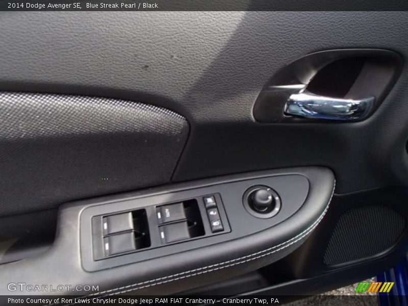 Blue Streak Pearl / Black 2014 Dodge Avenger SE
