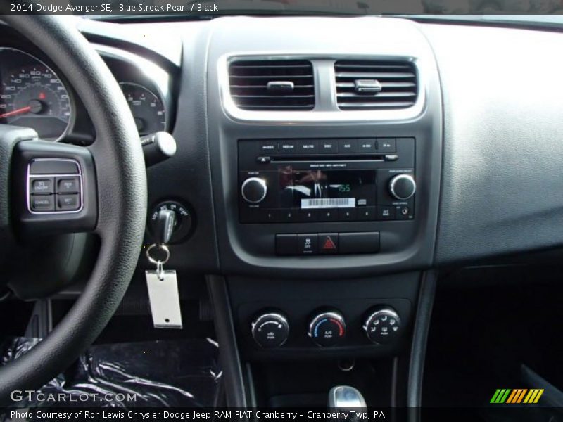 Blue Streak Pearl / Black 2014 Dodge Avenger SE