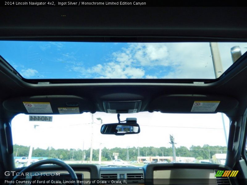 Sunroof of 2014 Navigator 4x2