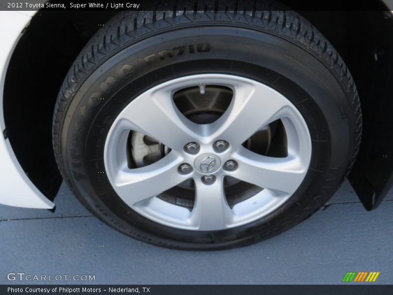 Super White / Light Gray 2012 Toyota Sienna