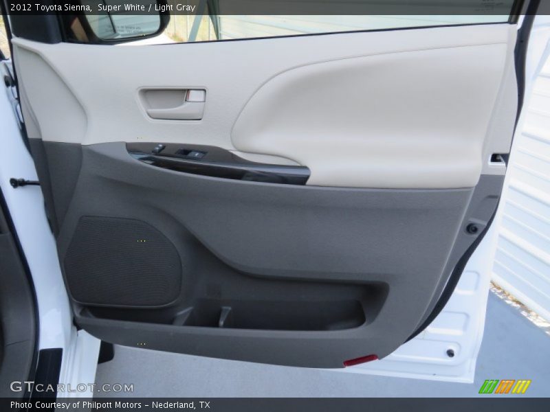 Super White / Light Gray 2012 Toyota Sienna