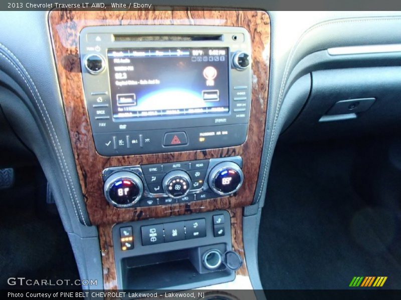 White / Ebony 2013 Chevrolet Traverse LT AWD