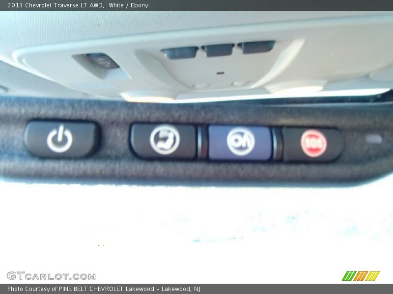 White / Ebony 2013 Chevrolet Traverse LT AWD