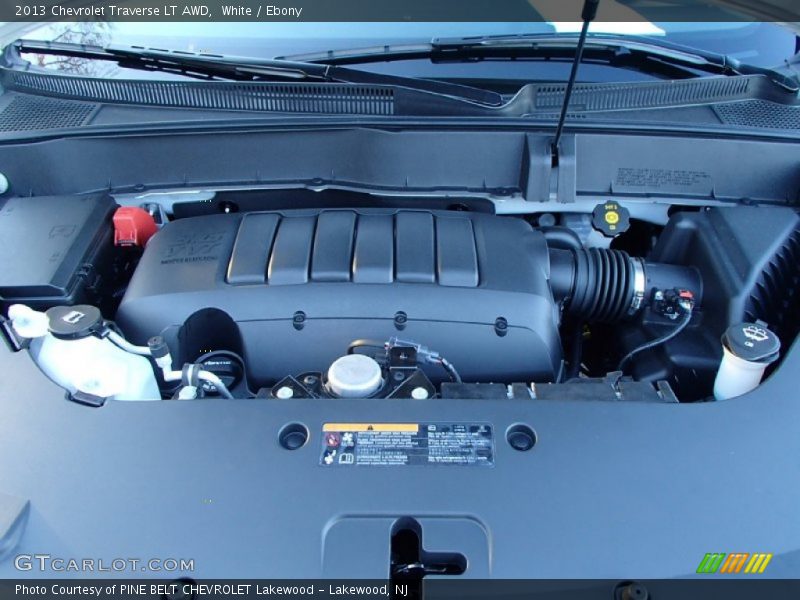 White / Ebony 2013 Chevrolet Traverse LT AWD