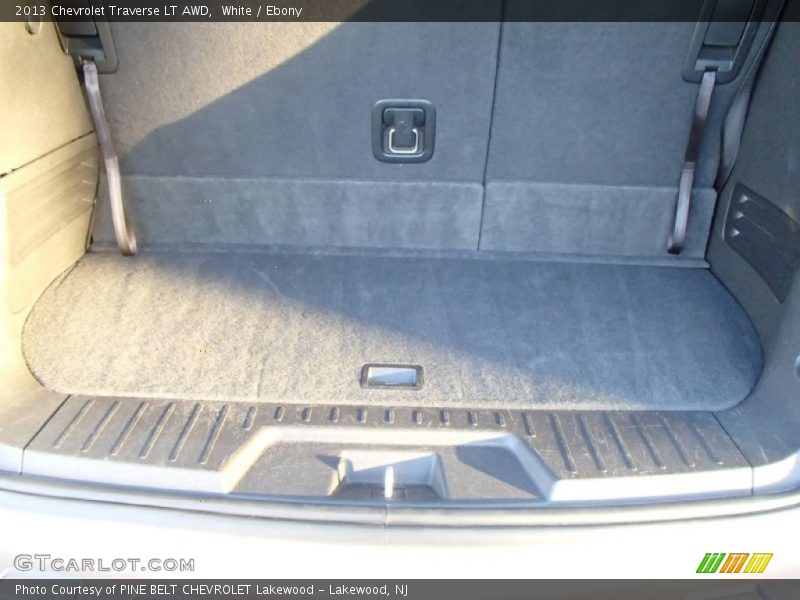 White / Ebony 2013 Chevrolet Traverse LT AWD