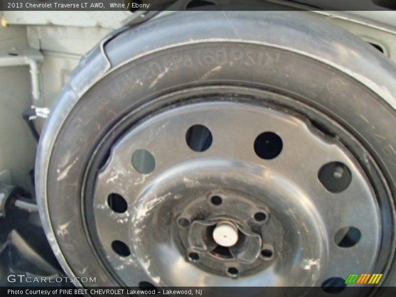 White / Ebony 2013 Chevrolet Traverse LT AWD
