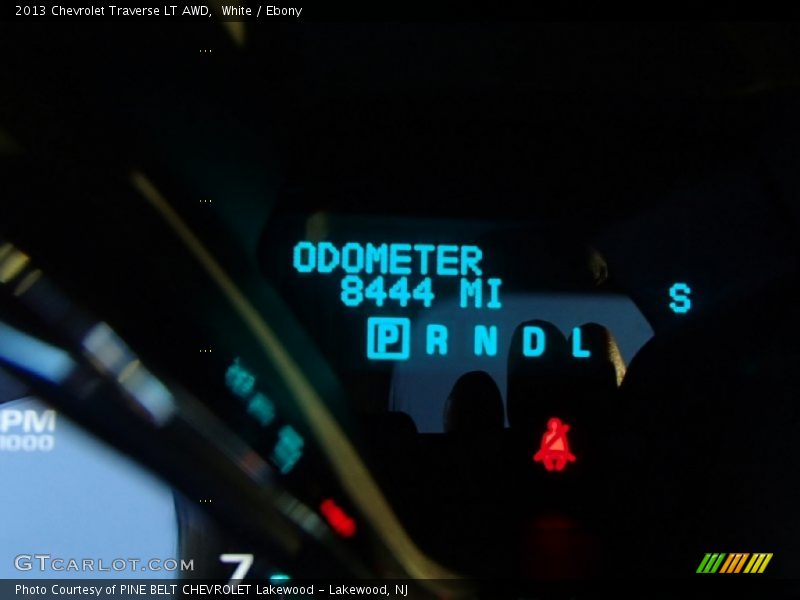 White / Ebony 2013 Chevrolet Traverse LT AWD
