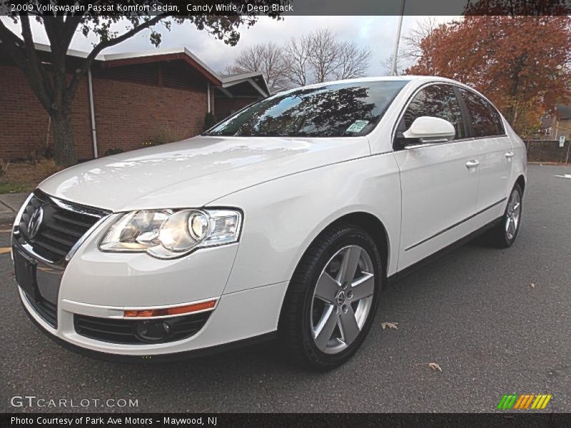 Candy White / Deep Black 2009 Volkswagen Passat Komfort Sedan