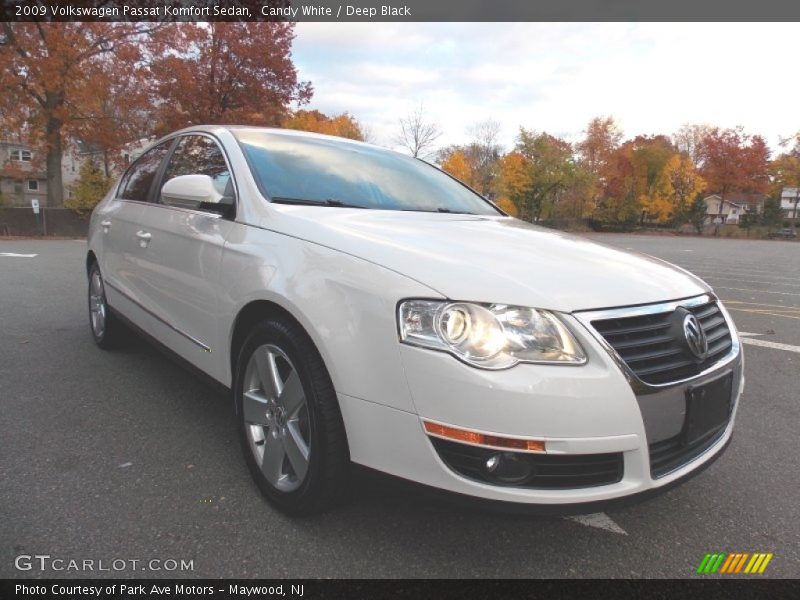 Candy White / Deep Black 2009 Volkswagen Passat Komfort Sedan